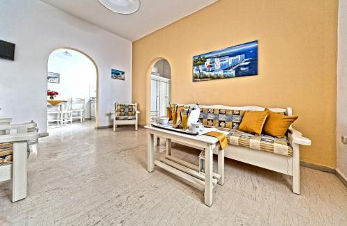 Kamari Apartment | Sellada Apartments