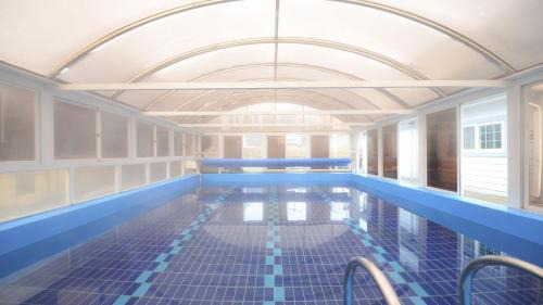 Buk House | Sellin Onsu Swimming Pool Pension