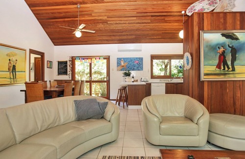 Hawks Nest House | Semaphore Beach House
