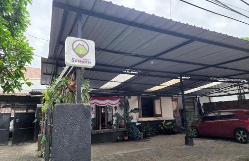 Klojen Hostel | SEMERU HOSTEL MALANG