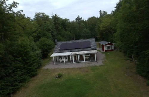 Olofstrom Cabin | Semesterhus Erikstorp Sjöutsikt Båtbrygga Fiske Bad Sjötomt