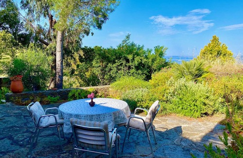 Cap Benat House | Semi-detached house with air conditioning and parking, 4 pers., Bormes-les-Mimosas