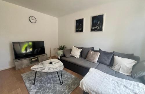 Ashford House | Semi-Detached Ashford home with en-suite and spacious driveway