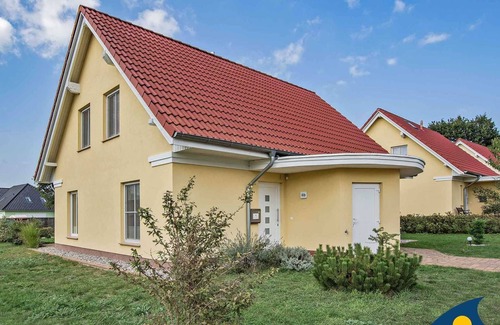 Korswandt Apartment | Semi-detached holiday home by the lakes and the sea 03/- + AnSuM 03