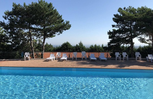 Revel House | Semi-detached house with pool access, Lac de St Ferréol beach