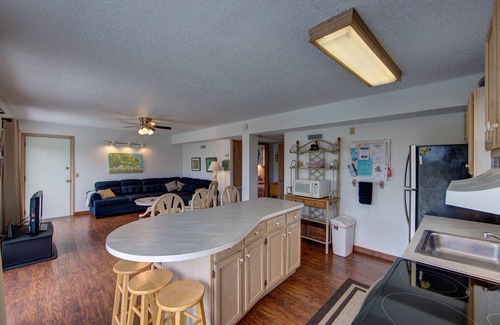 Avon Cottage | Semi-Oceanfront Beach Cottage I. Access across street to shops and restaurants