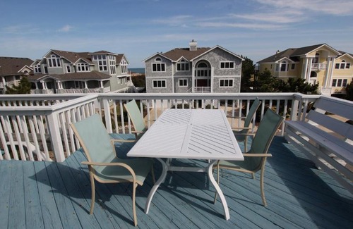 Corolla Light House | Semi-Oceanfront, Community Pool, Hot Tub, 132, Sundance