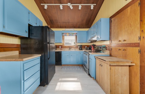 Nags Head House | Semi-Oceanfront Old Nags Head Style Home