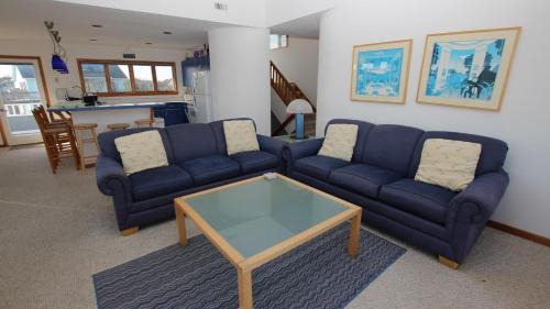Duck House | Semi-Oceanfront, Private Pool, Hot Tub, Close to Beach Access, GF2, Touch of Grey