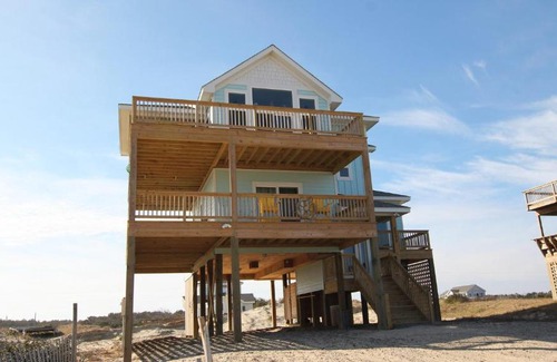 Carova Beach House | Semi-Oceanfront, Wild Horses, Hot Tub, Ocean Views! 4x2000, Sandfiddler Inn