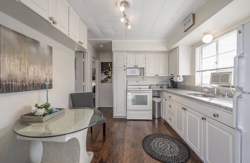 Old Seminole Heights Apartment | Seminole Heights TAMPA - Foodie Capital - walk to breweries