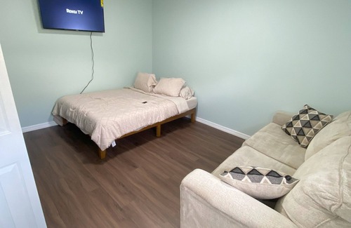 Seminole Apartment | Seminole Studio Near beautuiful Beaches!