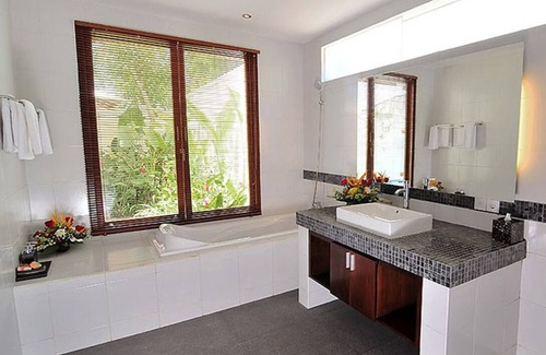 North Legian Villa | Seminyak, Near Beach, Great Location &Value, 2 Bdr