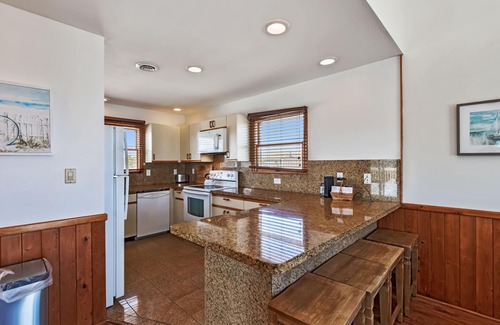 Ocean Hill House | SEMIOCEANFRONT OCEAN VWS! Pool, HotTub, fenced yard for dogs! 25%Off