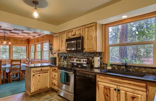 Bass Lake Cabin | SEMPER FI TLF with Boat Slip