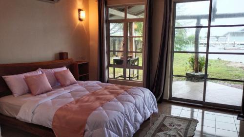 Kampung Kedawang Resort | Senari Bay Resort