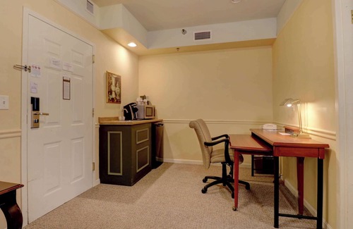 Augusta Hotel | Senator Inn & Spa