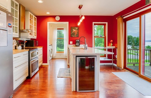 Oaks Corners Cottage | Seneca Knoll:"Gorgeous Custom-built Home with Seneca Lake Views"