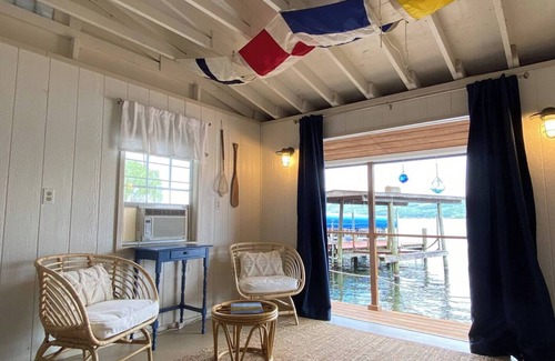 Valois Cabin | Seneca Lakefront Cabin & Beach Cottage