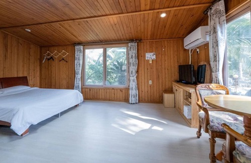 Hyodon-dong House | Seogwipo Baelritongnamubilriji Pension