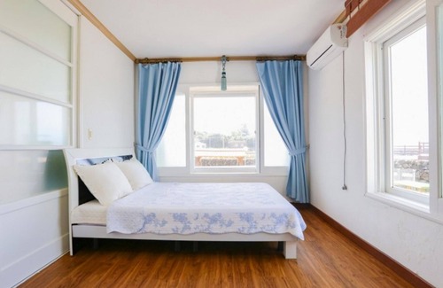Namwon House | Seogwipo Bangulpungdengi Pension