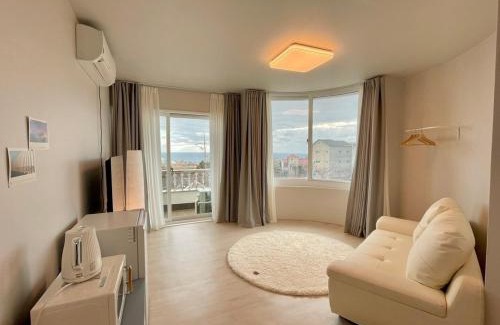 Jungmun House | Seogwipo Borisol Pension