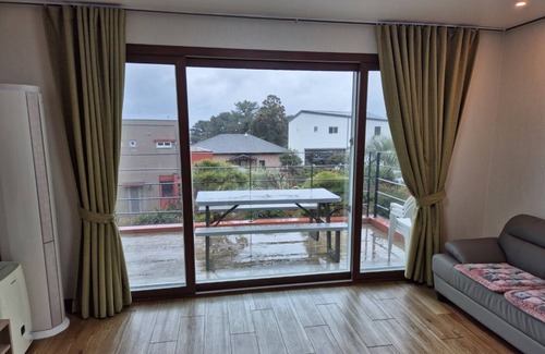 Hyodon-dong House | Seogwipo Oasis Huyang Pension