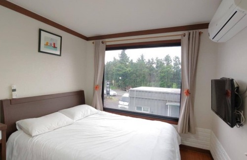 Pyoseon House | Seogwipo Shineville Pension
