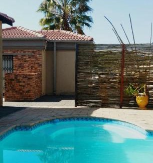 Rustenburg House | Seokobale Guesthouse