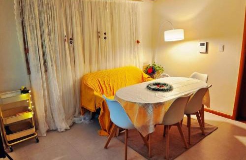 Banghwa-dong Apartment | Seoul, 3 rooms, Gimpo Airport, free parking, 1 PM check-out, super close to the station, 10 people, warm accommodation, 4 beds, Hongdae, Jongno, Myeongdong