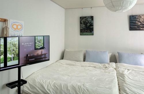 Hwagok-dong Apartment | SEOUL OPEN Line 5 Hwagok Station location,2 queen beds,10 minutes from Gimpo Airport,Hongdae,Yeouido,Gwanghwamun,Gochukdom