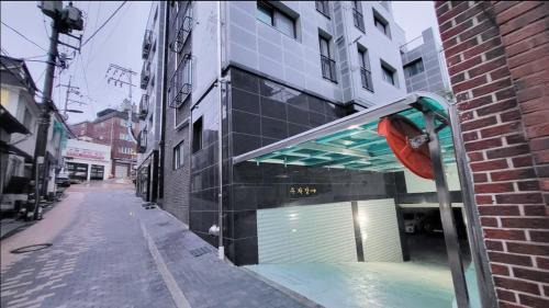 Cheongpa-dong Apartment | Seoul Station Joey House