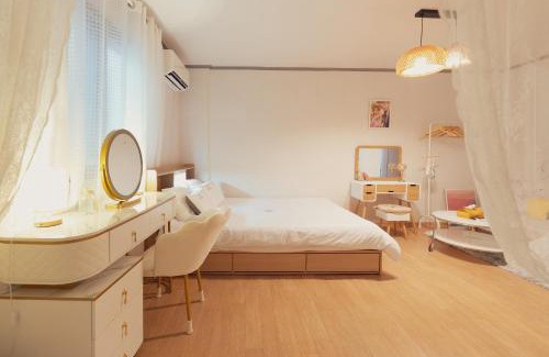 Jung-gu Apartment | Seoul Station on foot Private entrance Maximum 7 people Netflix Free wifi Comfort