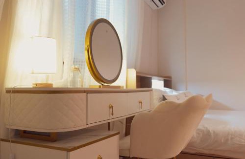 Jung-gu Apartment | Seoul Station on foot Private entrance Maximum 7 people Netflix Free wifi Comfort