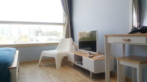 Cheongpa-dong Apartment | Seoul Town House