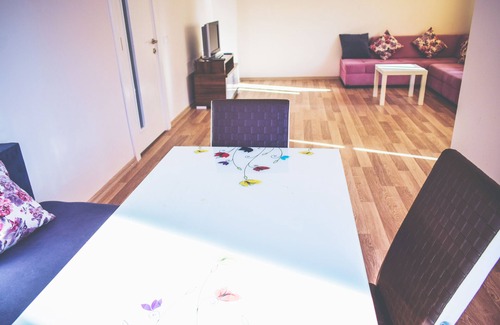 Sarsu Mahallesi Apartment | Separate kitchen, 2 Bedroom, 140 mt2. Mountain view.