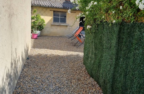 Carcassonne Apartment | Separate one-bedroom apartment with free car parking in front of the studio