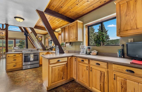 Baderville Cabin | Sept. Availability |4bdr | Mountain Views