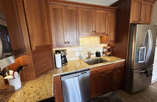 Kihei Condo | Sept Discount-Spacious, renovated condo!Walk to beaches, shopping,restaurants!