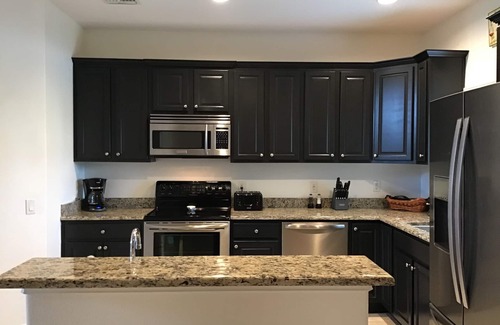 Bay Esplanade House | Sept & Oct Rates REDUCEDnClose to BeachnHot Tub & Elevator