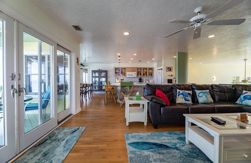 Anna Maria House | SEPT,-OCT. SPECIALS, BEACHFRONT, PRIVATE BEACH ON THE WATERFRONT, Bring your dog