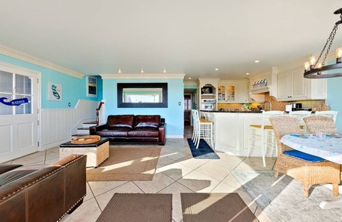 Sunset Beach House | September 10% OFF - Waterfront Beach Home w/Amazing Views, Jacuzzi + Deck