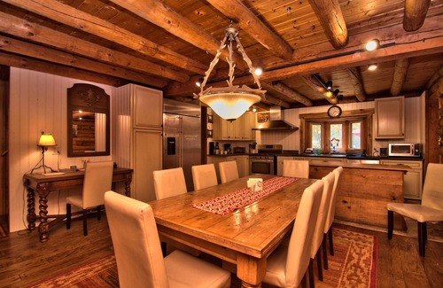 Jonas Cabin | SEPTEMBER DEAL - FREE NIGHT WHEN BOOKING A WEEKEND - ASK FOR DETAILS!