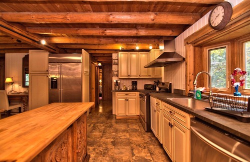 Jonas Cabin | SEPTEMBER DEAL - FREE NIGHT WHEN BOOKING A WEEKEND - ASK FOR DETAILS!