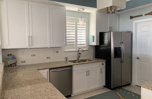 Navarre Beach Condo | September discounted! Dates with beach service included until the end of Oct.