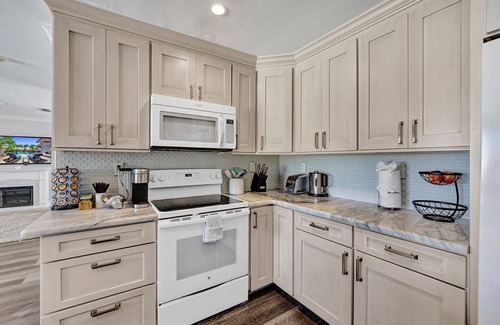 Deerfield Beach House | September openings at The Blue Wave Beach Home!