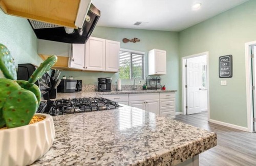 Springville Cottage | Sequoia Blue Cottage🌳Nat'l Forest🧗 Lake 💦Mts🏔
