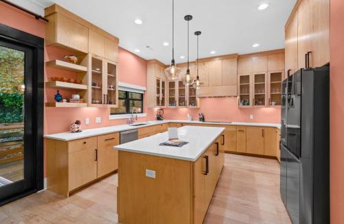 Fayetteville House | Sequoyah Heights
