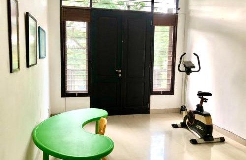 Surabaya House | Serafinna Guest House