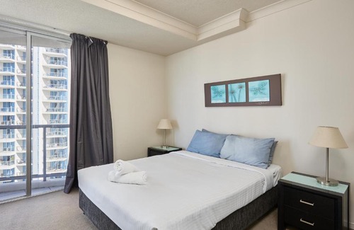 Surfers Paradise Apartment | Serain Residences on Ferny Avenue